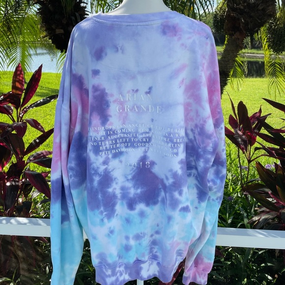 Ariana Grande RARE god is a woman crewneck - Picture 2 of 8